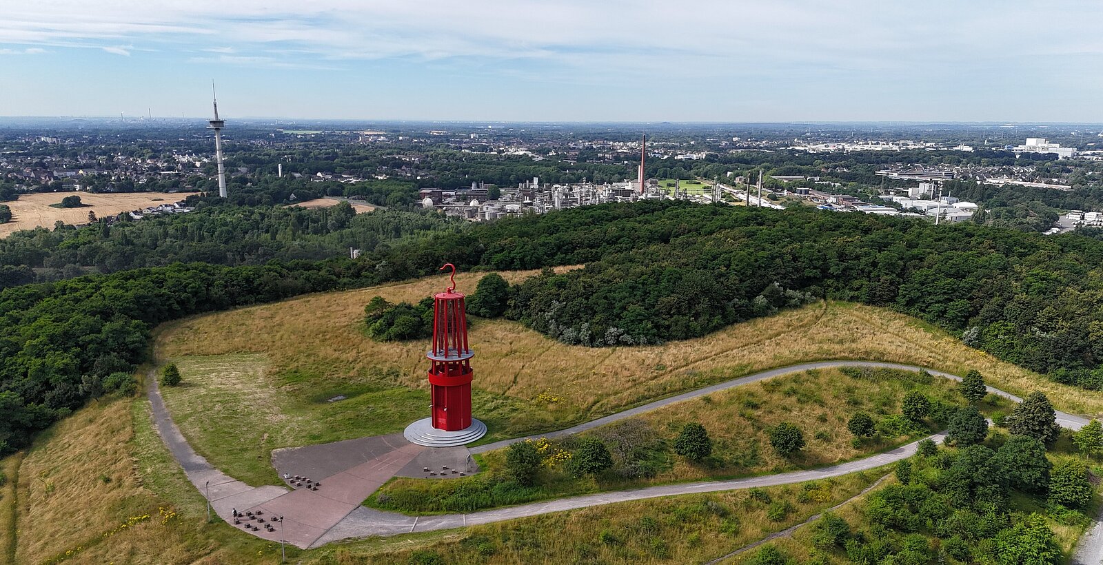 Begehbare beleuchtete Grubenlampe in der Nacht