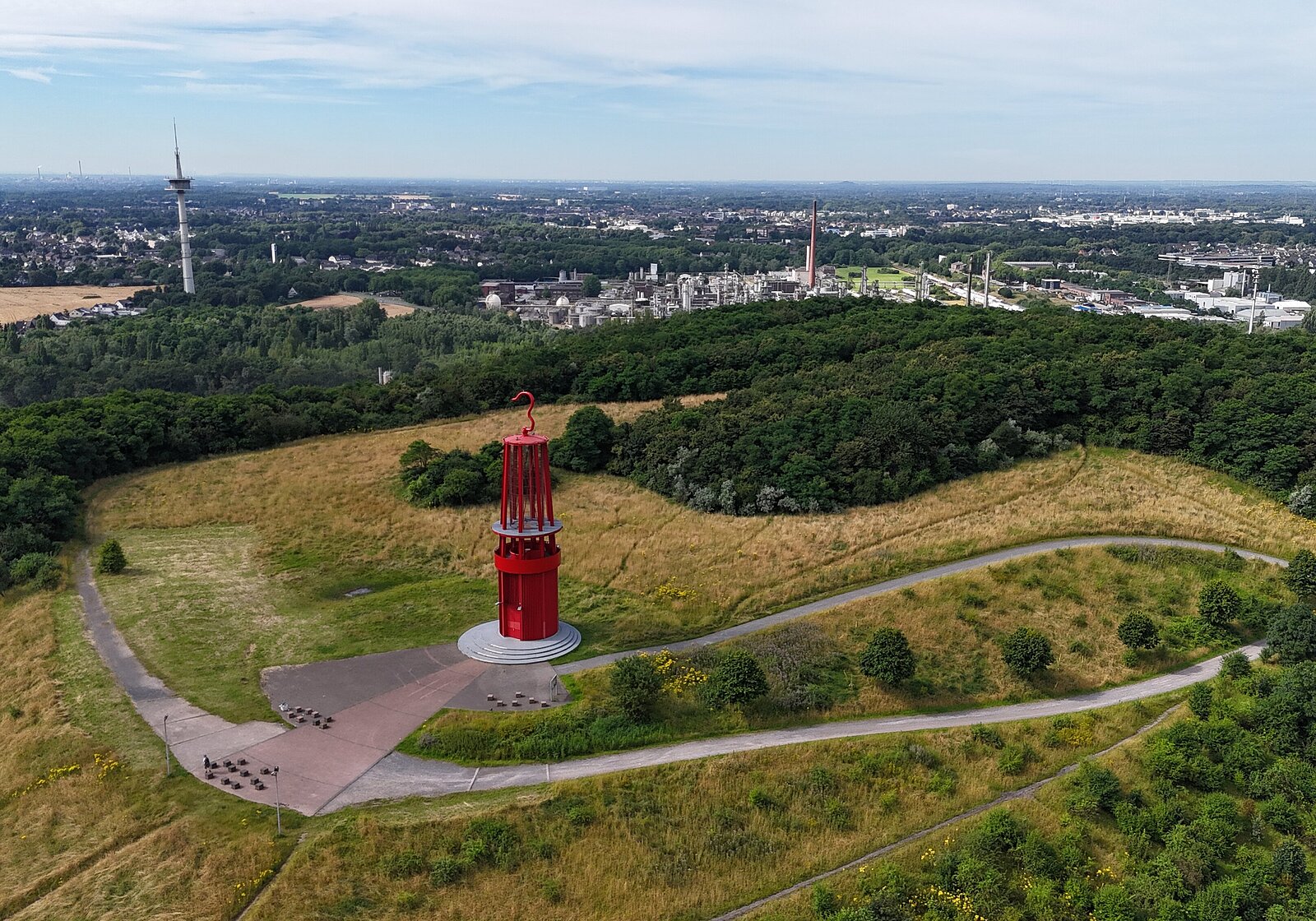 Begehbare beleuchtete Grubenlampe in der Nacht