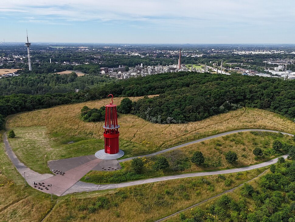 Begehbare beleuchtete Grubenlampe in der Nacht